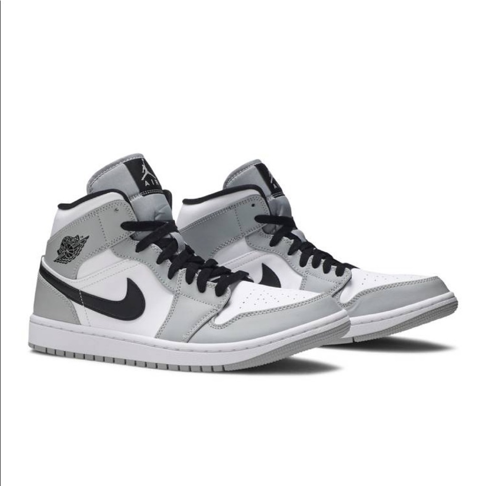 Air Jordan 1 Mid ‘Smoke Grey’